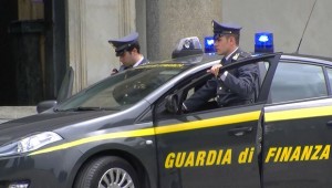 TRUFFA AI DANNI DI SOCIETÀ FINANZIARIE A NAPOLI