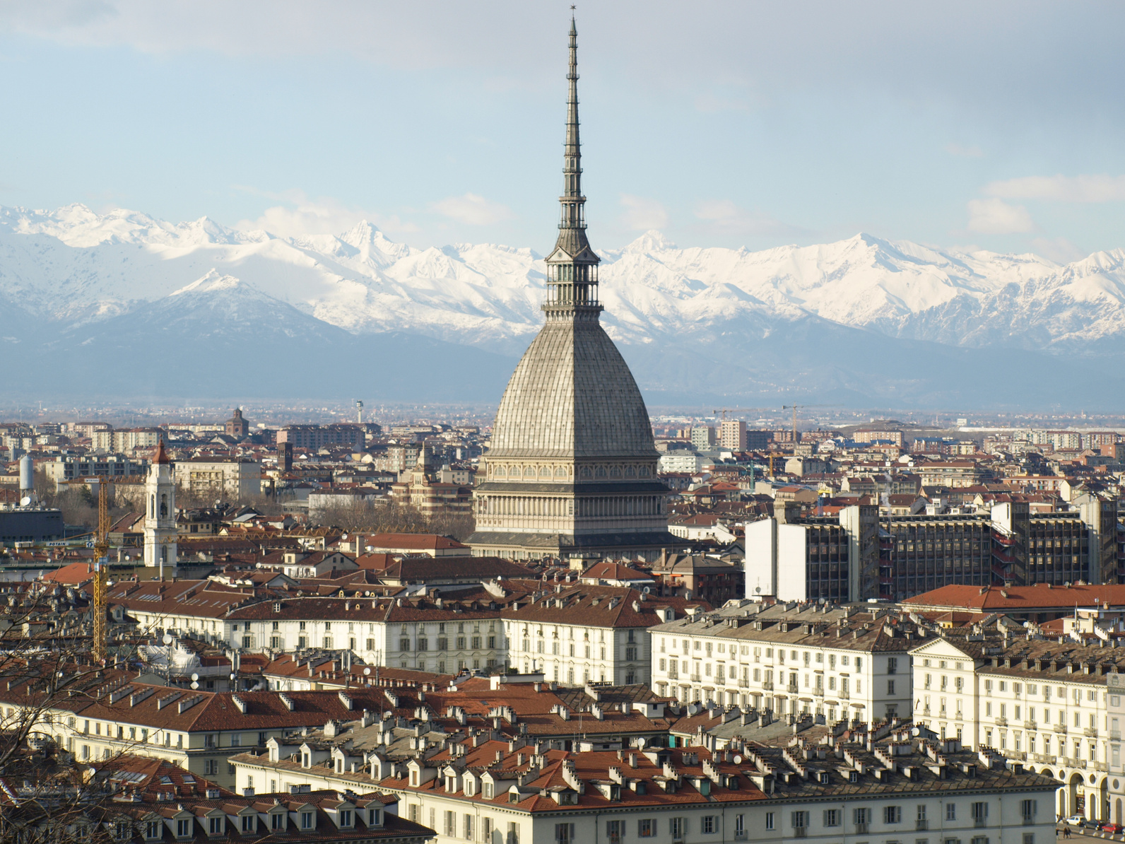 foto panoramica di Torino in cui è presente la Mole Antoneliana